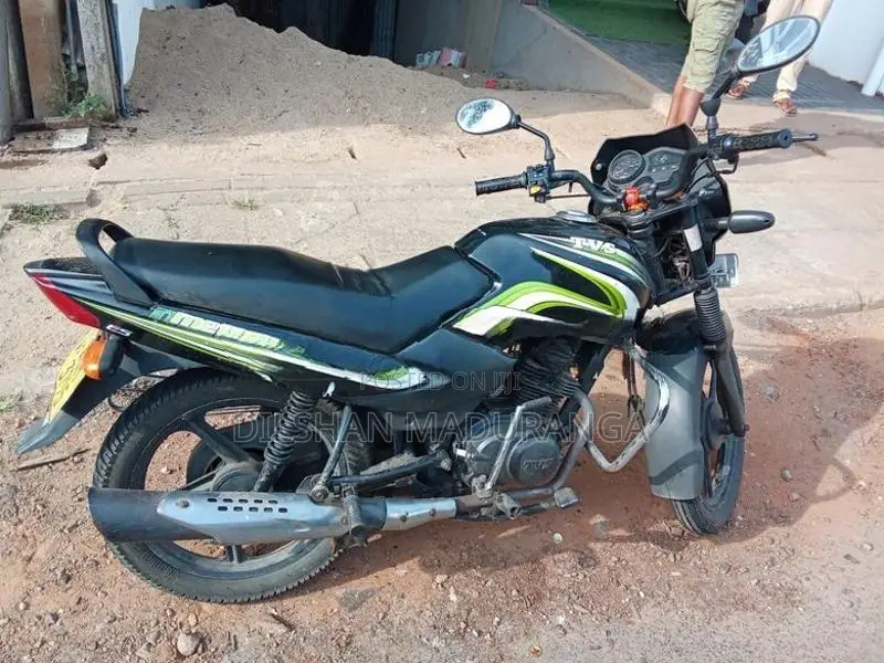 TVS Metro 2016