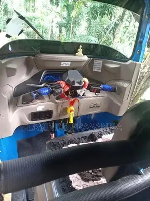 Bajaj RE 2025