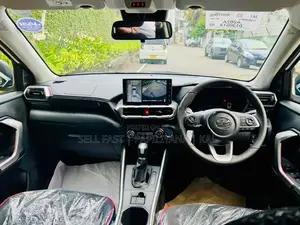 Toyota Raize Z Premium BSM 2025