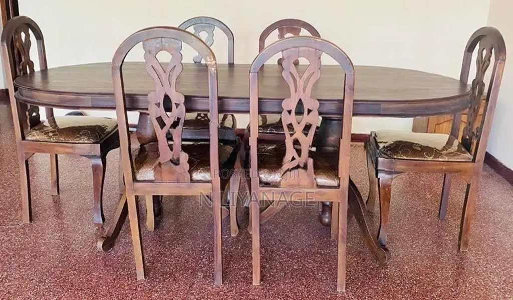 Dining table for sale