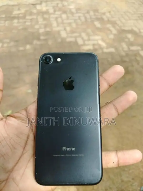 Apple iPhone 7 (Used)