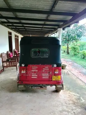 Bajaj RE 175 2011