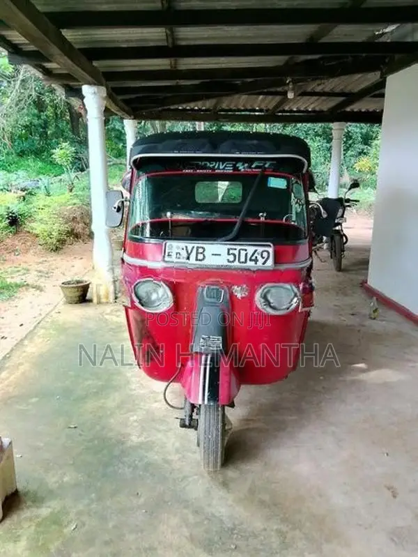 Bajaj RE 175 2011