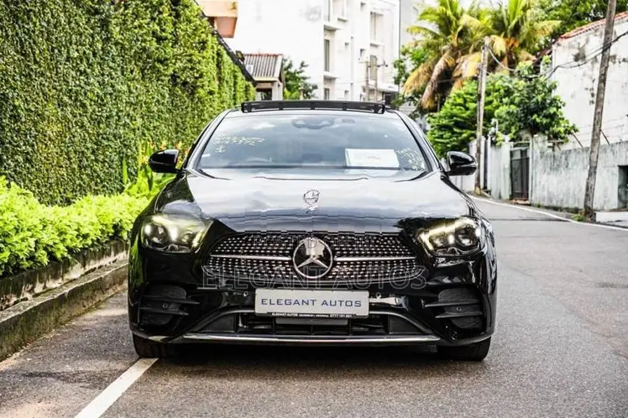 Mercedes Benz E200 Premium Plus AMG 2023