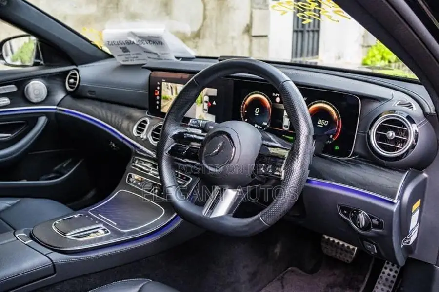 Mercedes Benz E200 Premium Plus AMG 2023