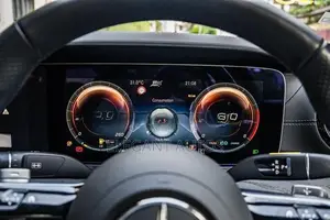 Mercedes Benz E200 Premium Plus AMG 2023