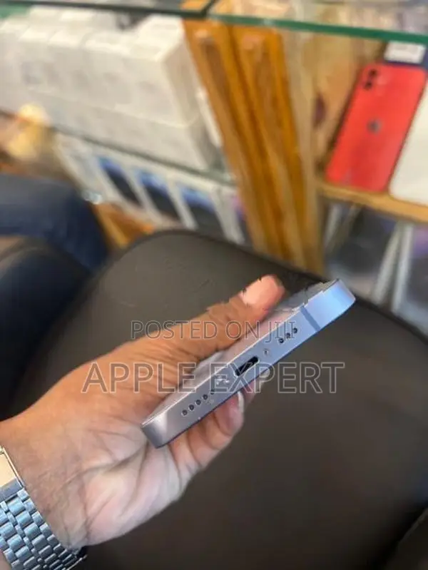 Apple iPhone 14 (Used)