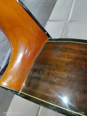 Box Guitar
