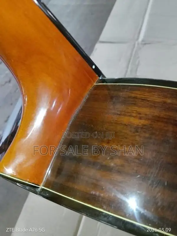 Box Guitar