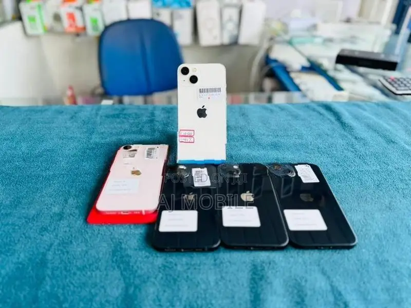 Apple iPhone 13 256GB (Used)