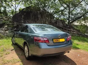 Toyota Camry G 2010