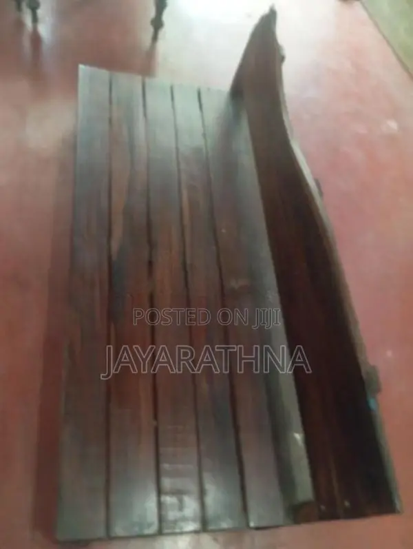 තේක්ක බංකුවක් විකිනීමට
