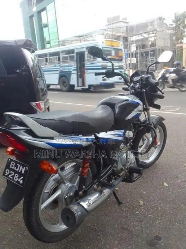 Bajaj CT100 2025