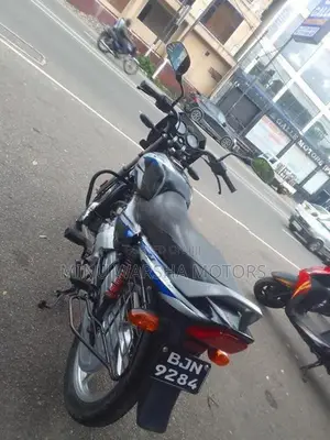 Bajaj CT100 2025
