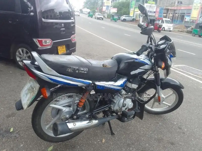 Bajaj CT100 2024
