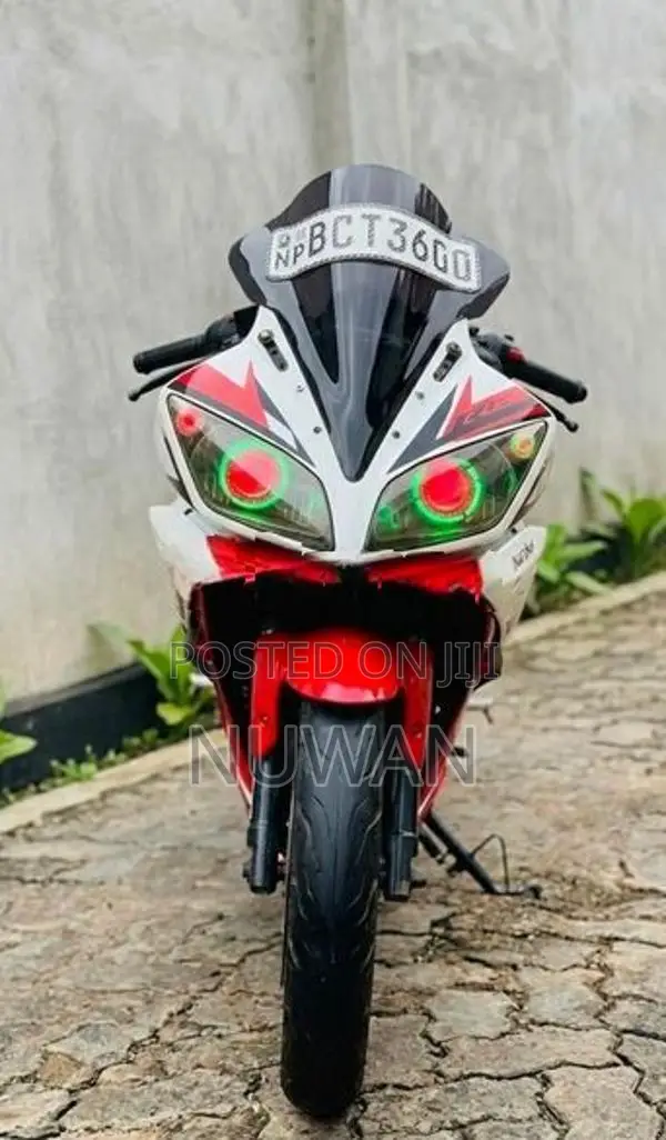 Yamaha R15 Special Edition 2016