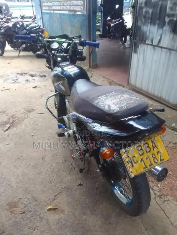 Bajaj CT100 2014