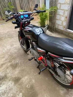 Bajaj CT100 india 2015