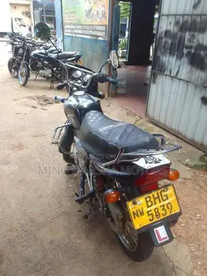 Bajaj CT100 2019