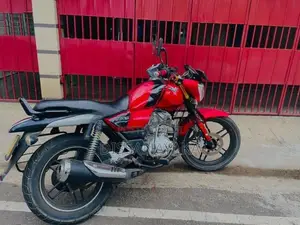 Bajaj V15 2018