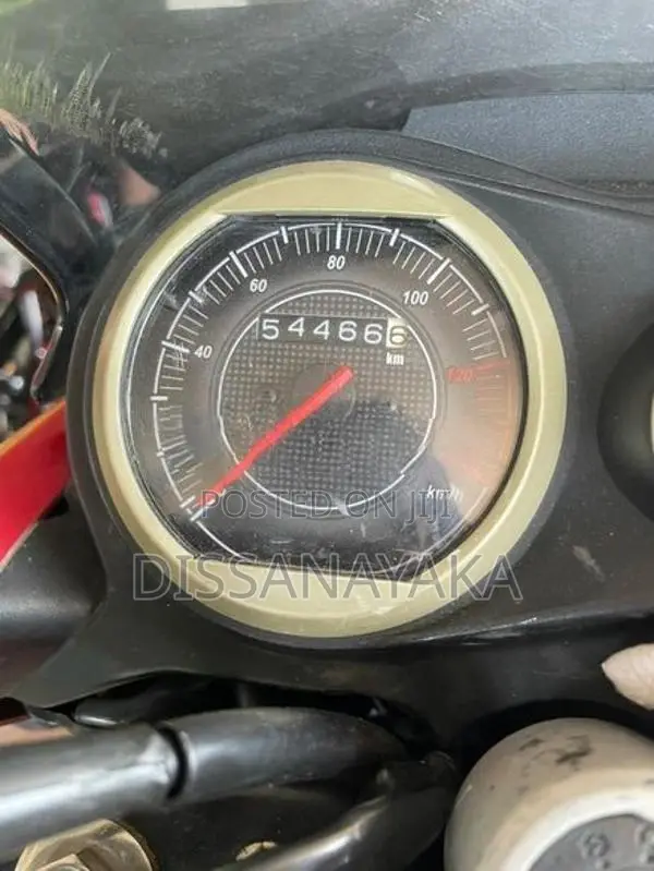 Bajaj V15 2018