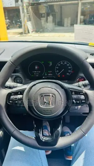 Honda Vezel Premium Z 2026