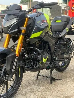 Hero Hunk 160R 4V 2026