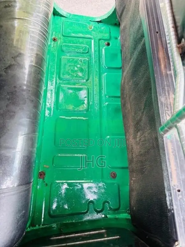 Bajaj RE 2014
