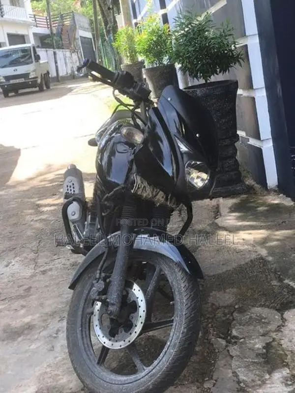 Bajaj Pulsar 180 2012