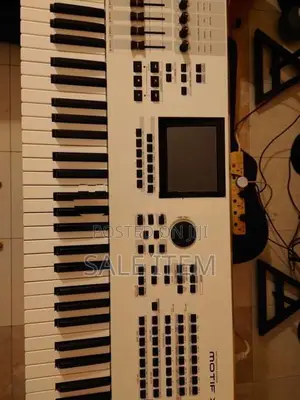 Yamaha Motif XF7 White Special Edition