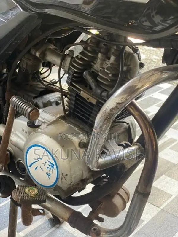 Bajaj CT100 2005