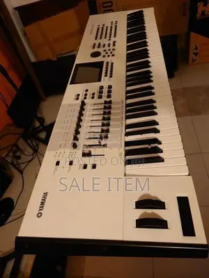 Yamaha Motif XF7 White Special Edition