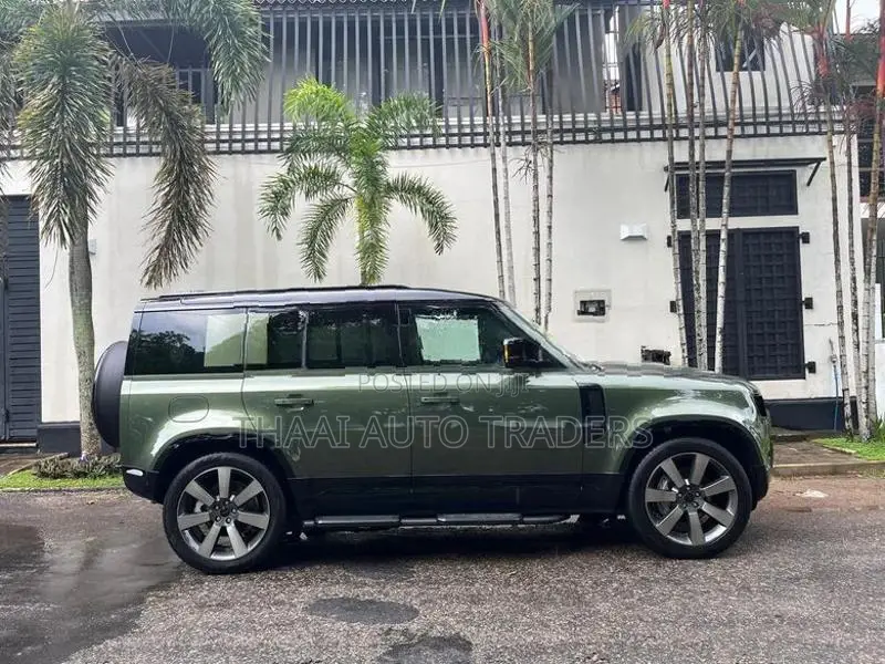 Land Rover Defender X-Dynamic HSE PHEV 2026