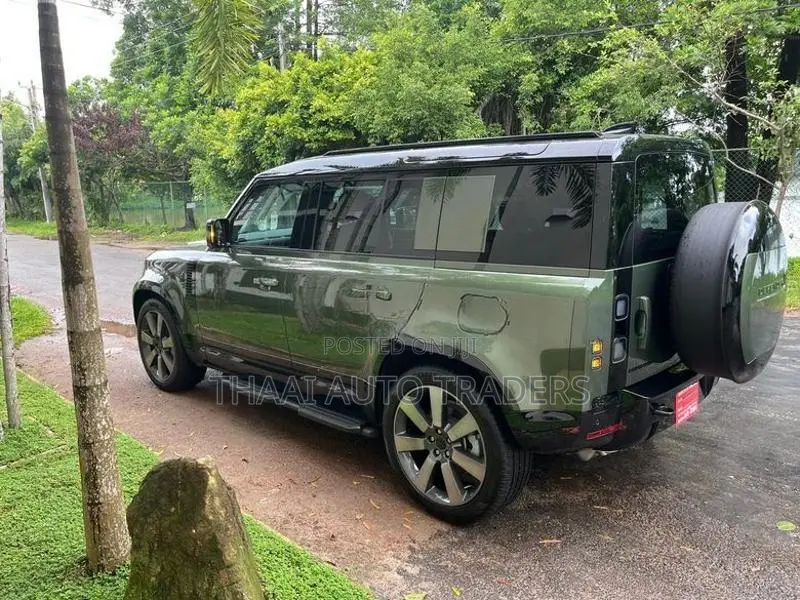 Land Rover Defender X-Dynamic HSE PHEV 2026