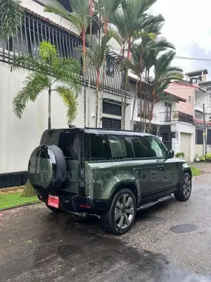 Land Rover Defender X-Dynamic HSE PHEV 2026