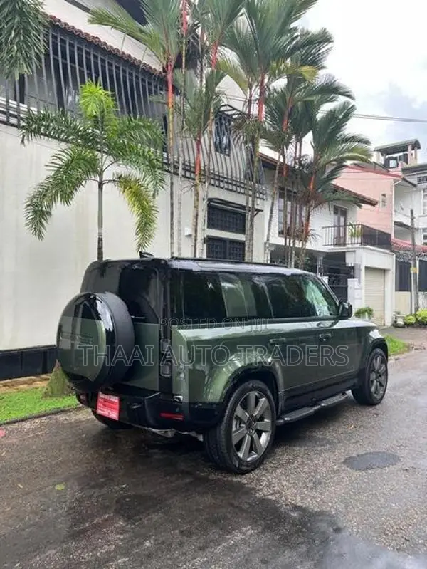 Land Rover Defender X-Dynamic HSE PHEV 2026