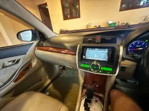 Toyota Premio 2014