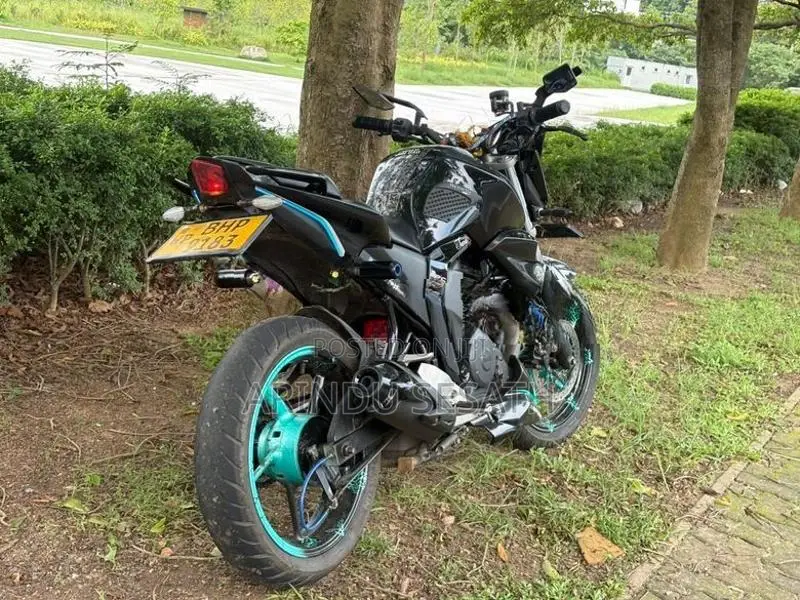 Yamaha FZs V2 Black Shine 2018