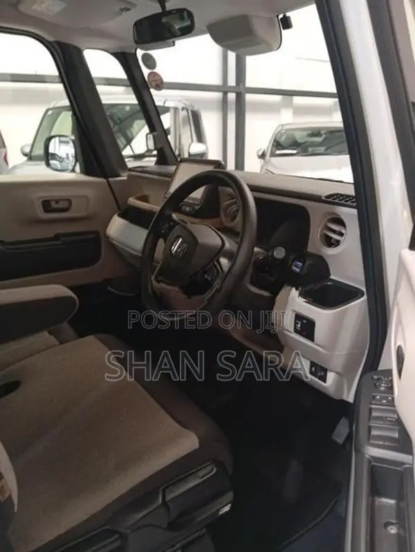 Honda N-Box G 2024