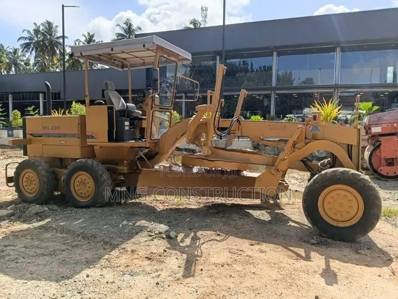 Mitsubishi MG 230 Motor Grader