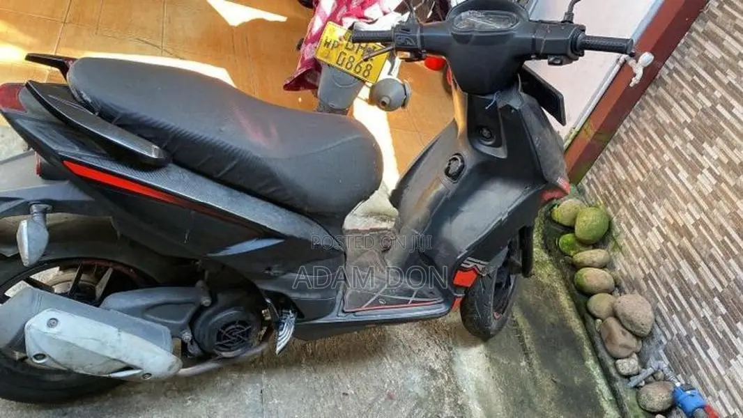 Aprilia SR 150 Race Black 2019