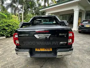 Toyota Hilux Revo G Grade 2025