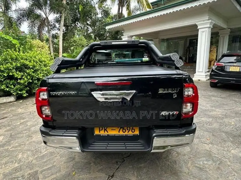 Toyota Hilux Revo G Grade 2025
