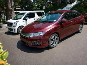 Honda Grace 2015