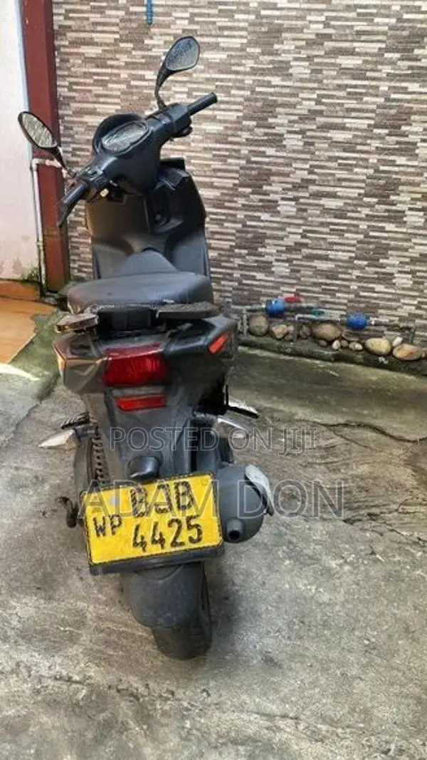 Aprilia SR 150 Race Black 2019