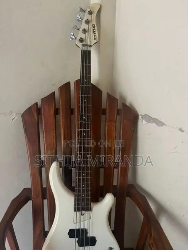 Fernandes 4 strings bass guitar