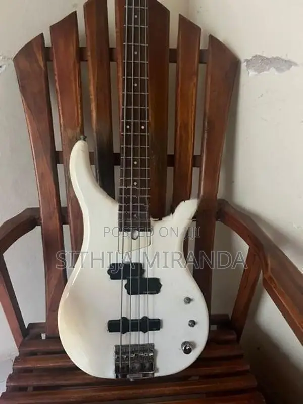Fernandes 4 strings bass guitar