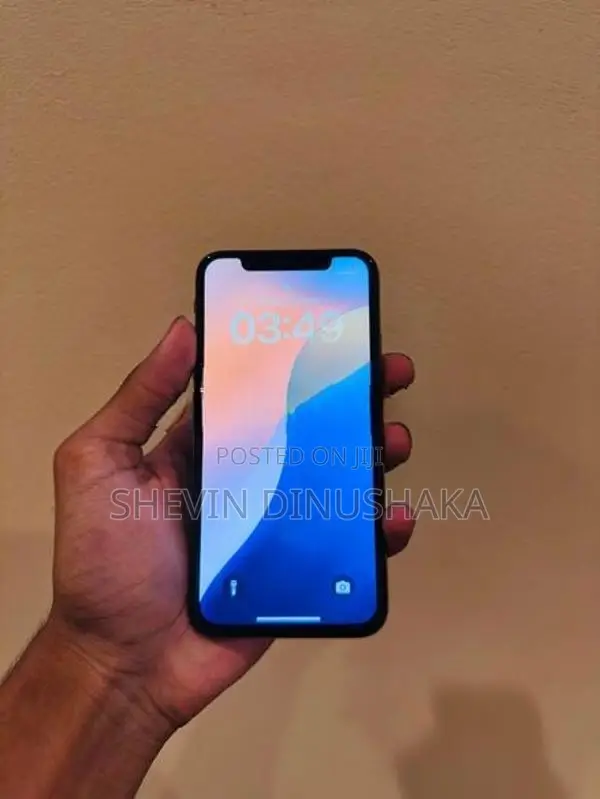 Apple iPhone XS (Used)
