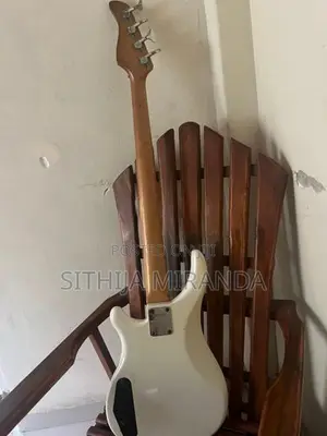 Fernandes 4 strings bass guitar