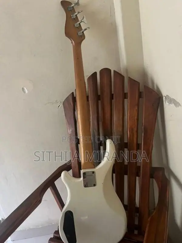 Fernandes 4 strings bass guitar